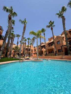 Aloha Beach Front Family&Friends Apartment